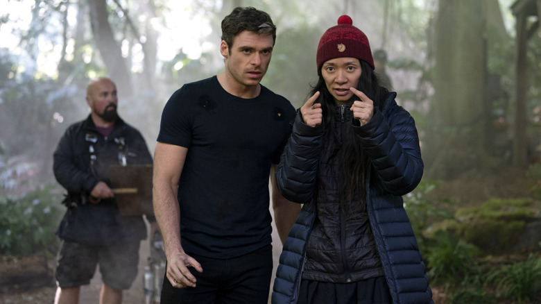 Chloé Zhao directing Richard Madden